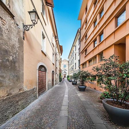 Il Lago Apartments By Wonderful Italy Salo Bagian luar foto