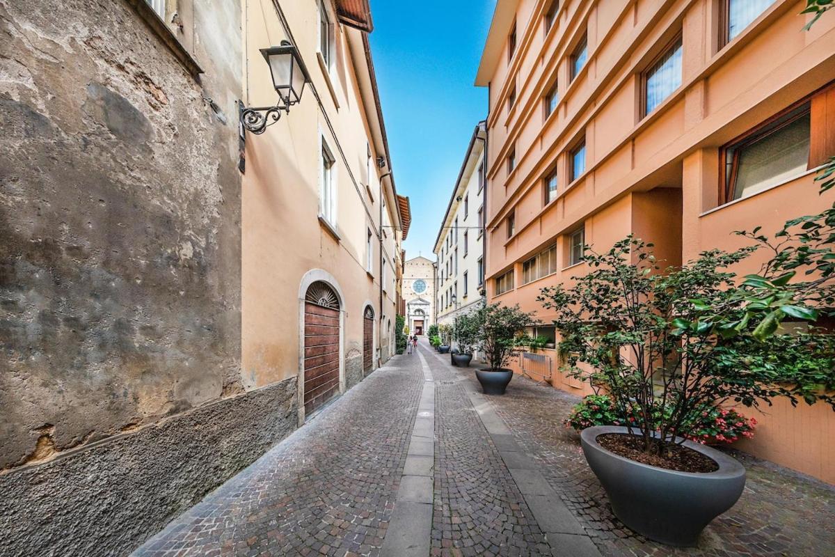 Il Lago Apartments By Wonderful Italy Salo Bagian luar foto